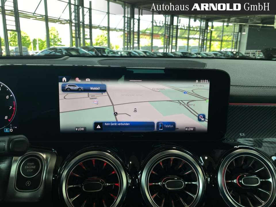 Mercedes-Benz GLB 35 AMG - Imagem 12