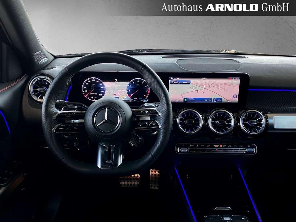 Mercedes-Benz GLB 35 AMG - Imagem 9
