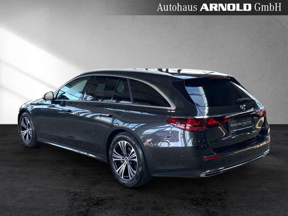 Mercedes-Benz E 200 - Imagem 4