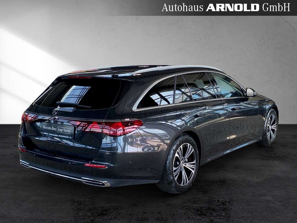 Mercedes-Benz E 200 - Imagem 5