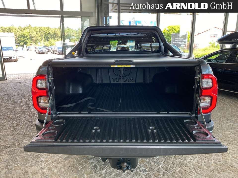 Toyota Hilux - Imagem 12