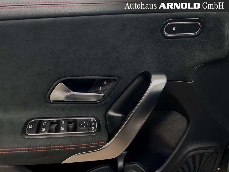 Mercedes-Benz CLA 200 - Imagem 14