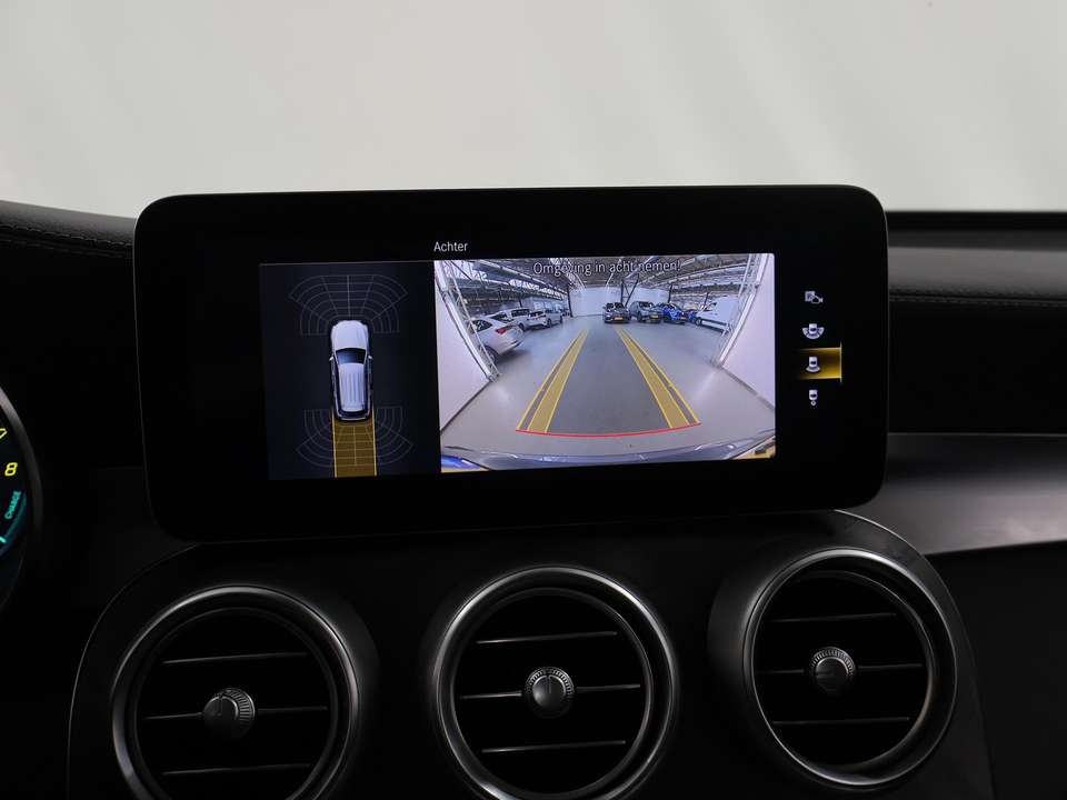 Mercedes-Benz GLC 300 - Imagem 14