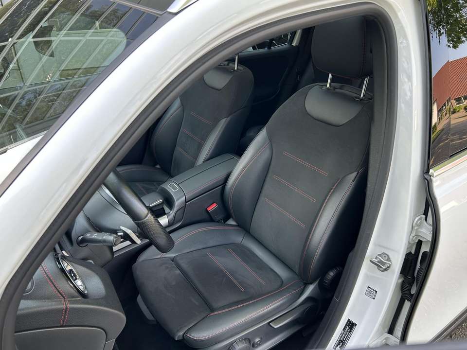 Mercedes-Benz EQB 300 - Imagem 7