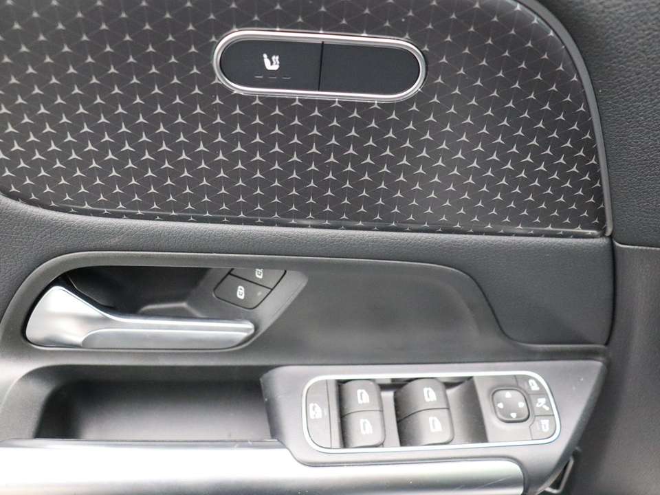 Mercedes-Benz EQA 250 - Imagem 8