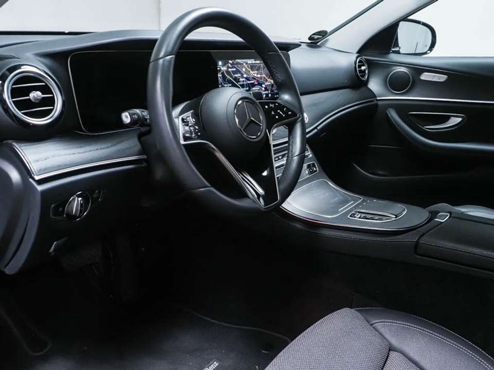 Mercedes-Benz E 220 - Imagem 9