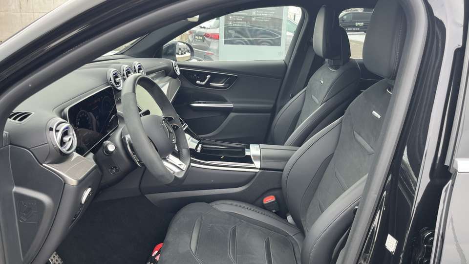 Mercedes-Benz GLC 63 AMG - Imagem 13
