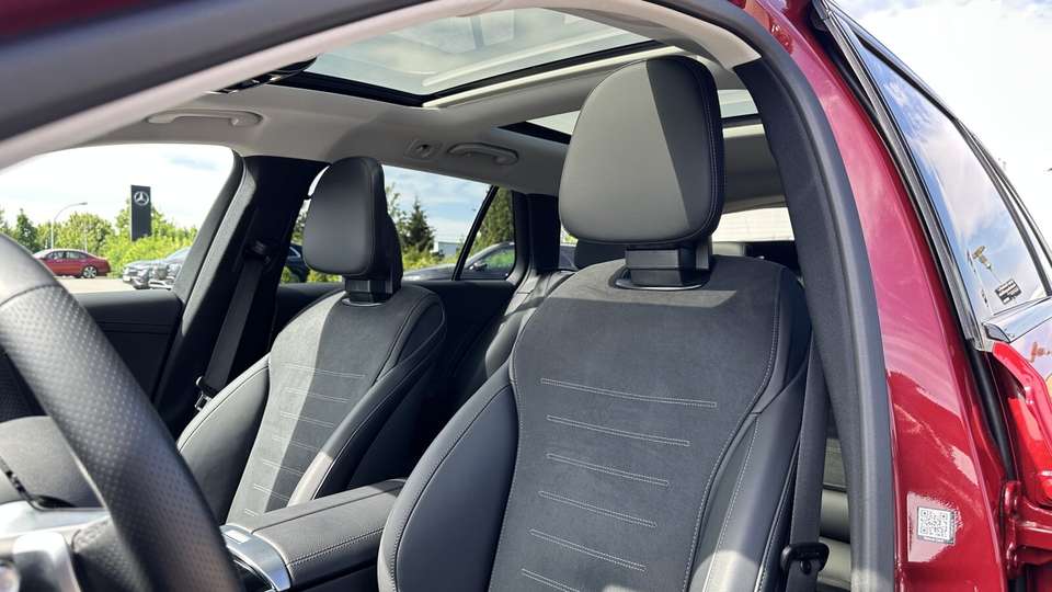 Mercedes-Benz C 300 - Imagem 14