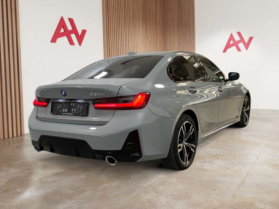 BMW 330 - Imagem 6