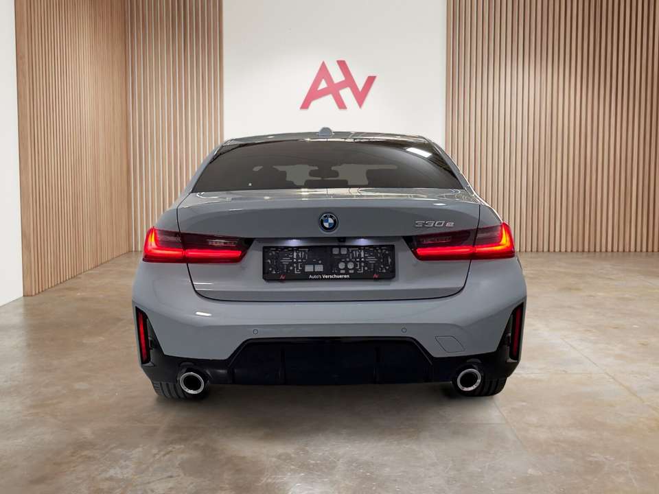 BMW 330 - Imagem 8
