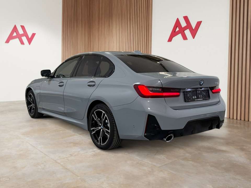 BMW 330 - Imagem 10