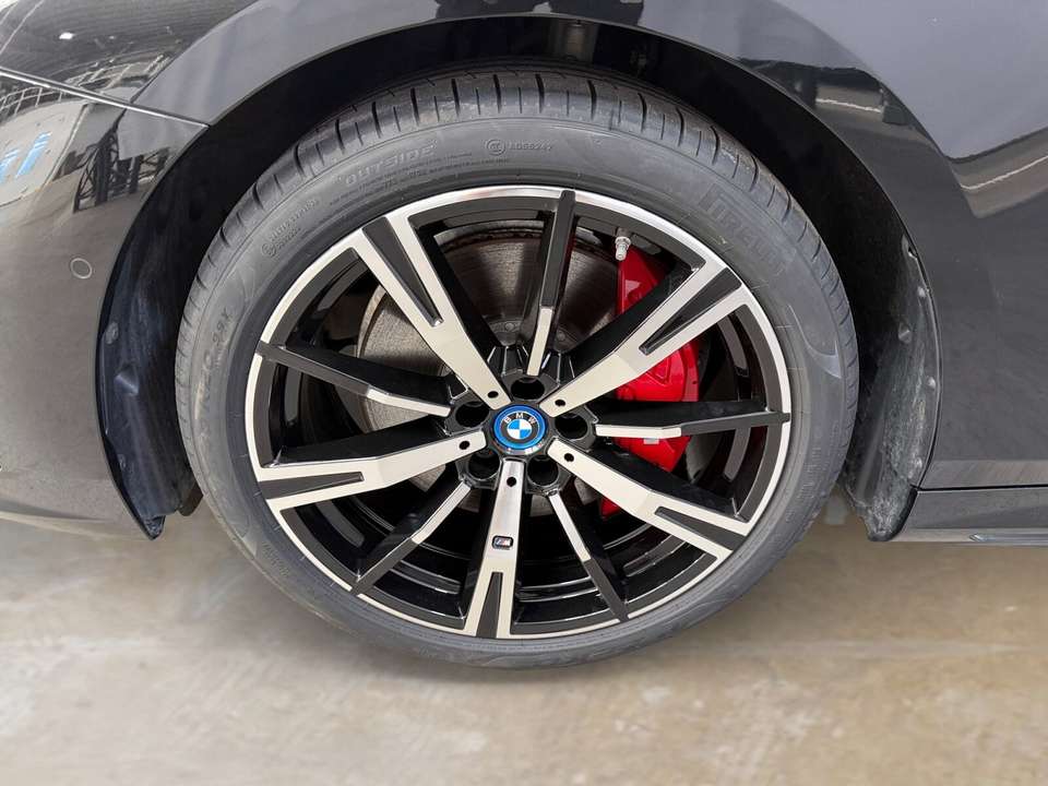 BMW i5 - Imagem 10