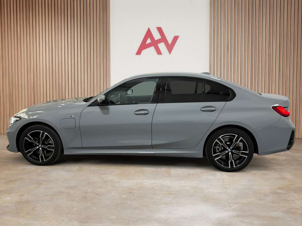 BMW 330 - Imagem 11