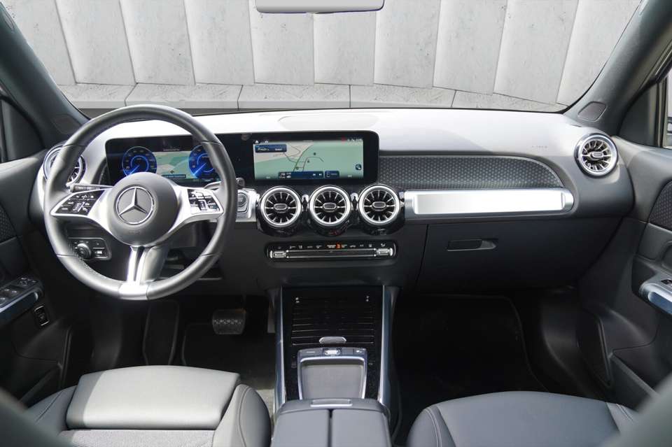 Mercedes-Benz EQB 250 - Imagem 12
