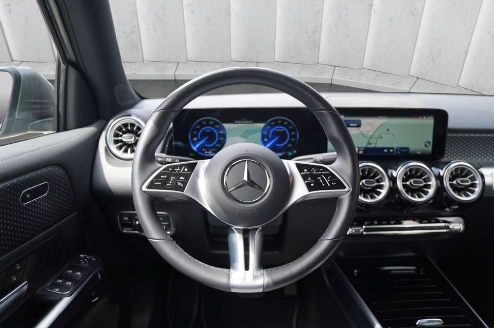Mercedes-Benz EQB 250 - Imagem 14