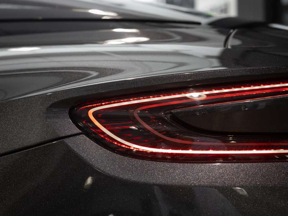 Aston Martin DB12 - Imagem 15