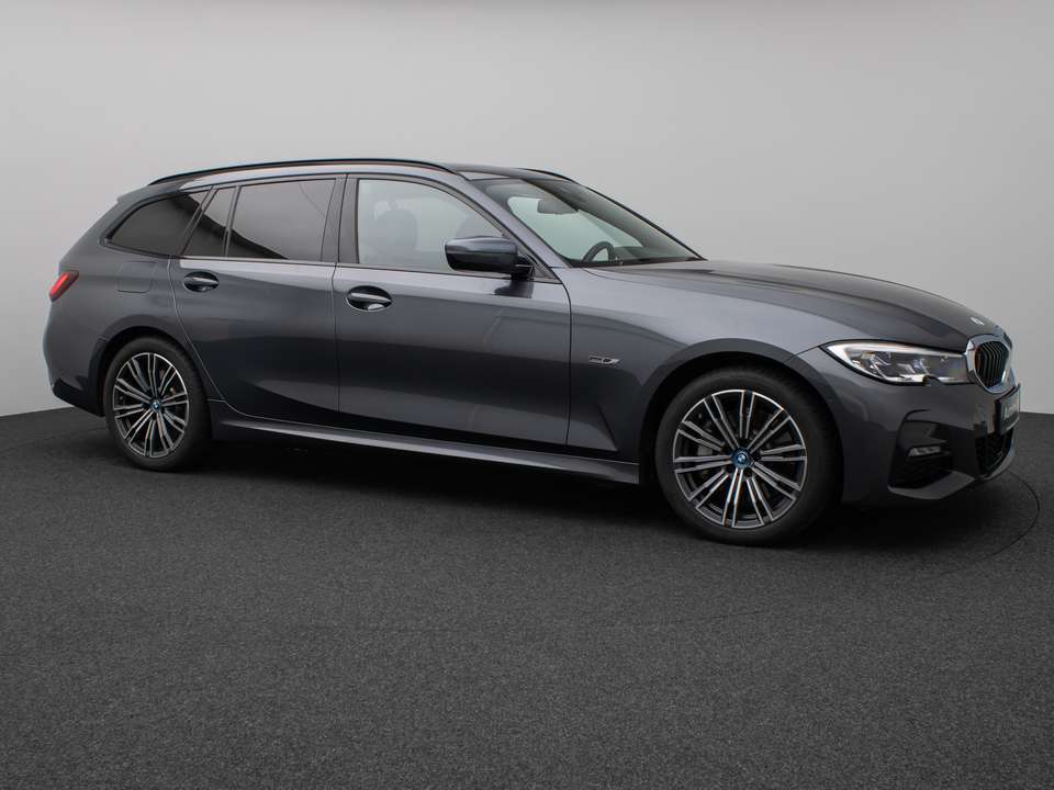 BMW 330 - Imagem 4