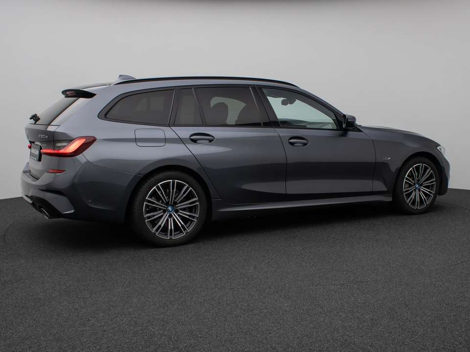 BMW 330 - Imagem 6