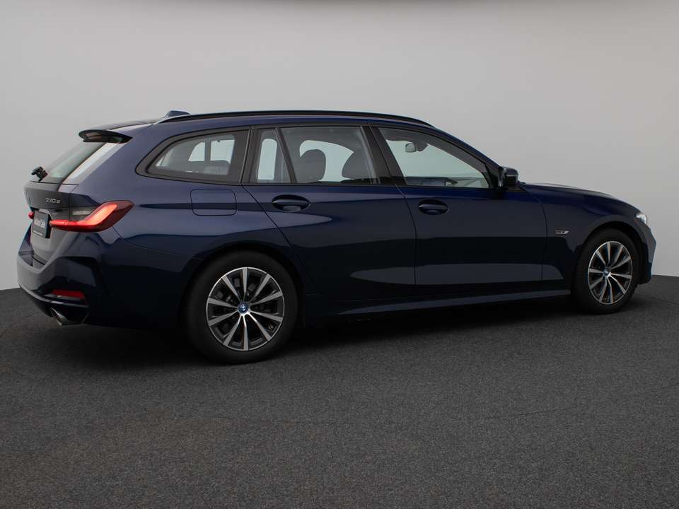 BMW 330 - Imagem 6