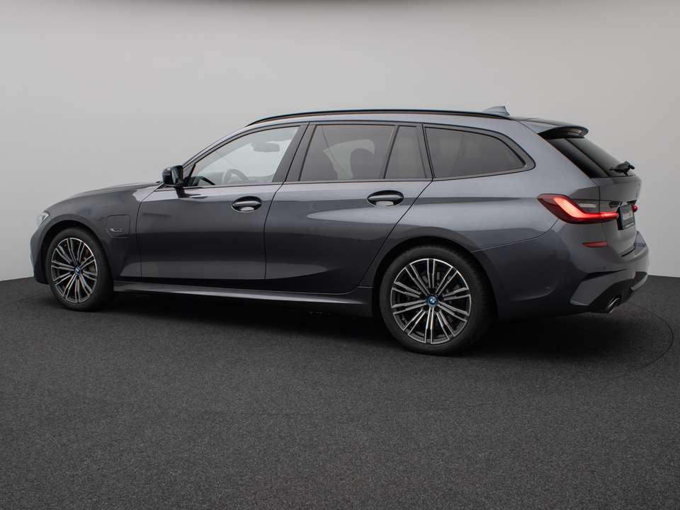 BMW 330 - Imagem 10
