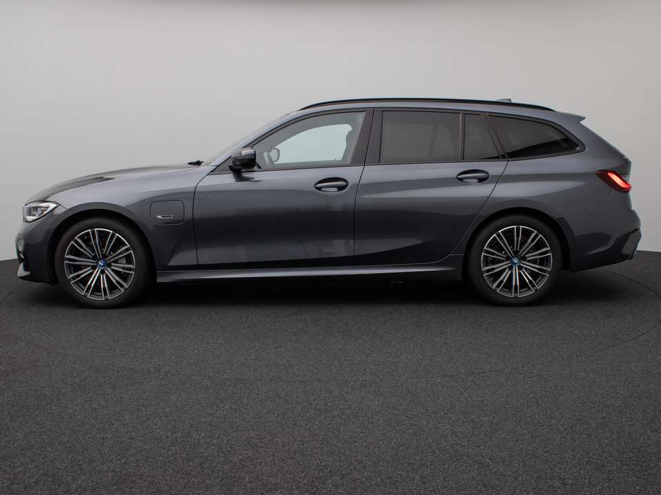 BMW 330 - Imagem 11