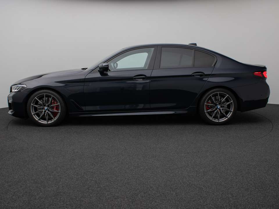BMW 550 - Imagem 11