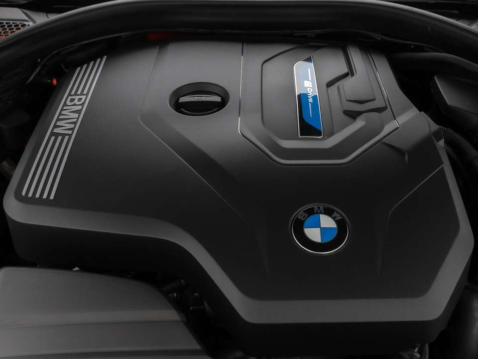 BMW 330 - Imagem 15