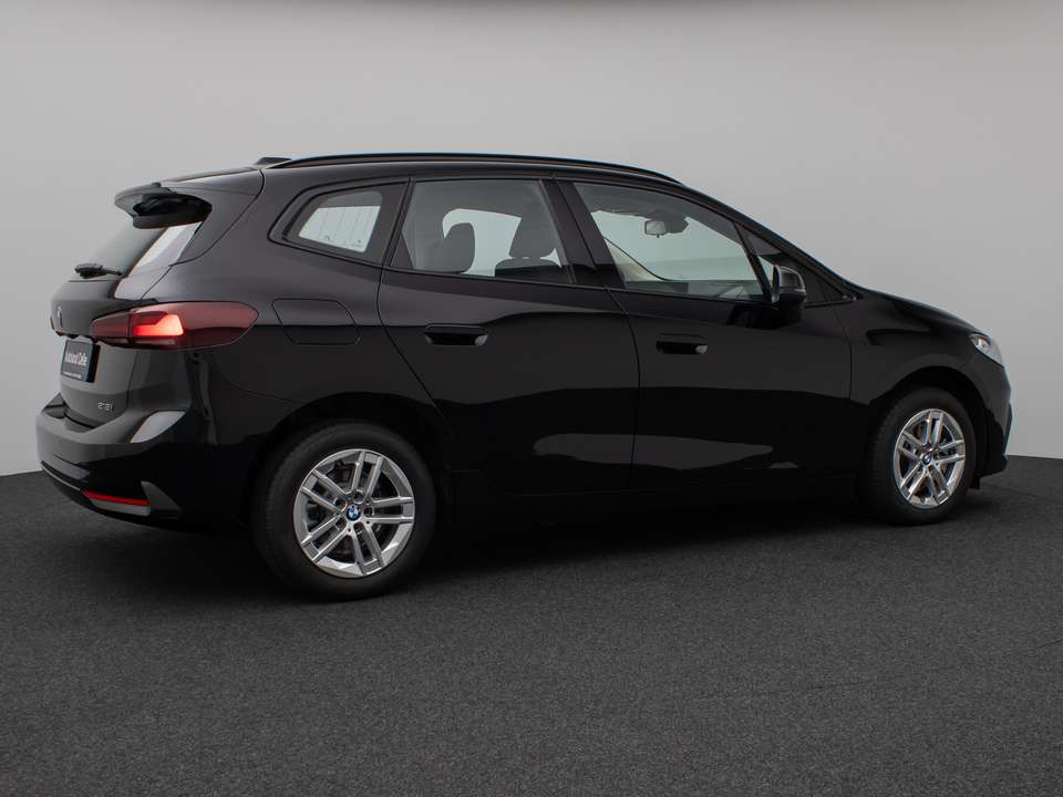 BMW 216 - Imagem 6