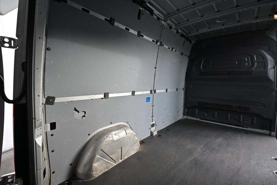 Mercedes-Benz Sprinter - Imagem 13