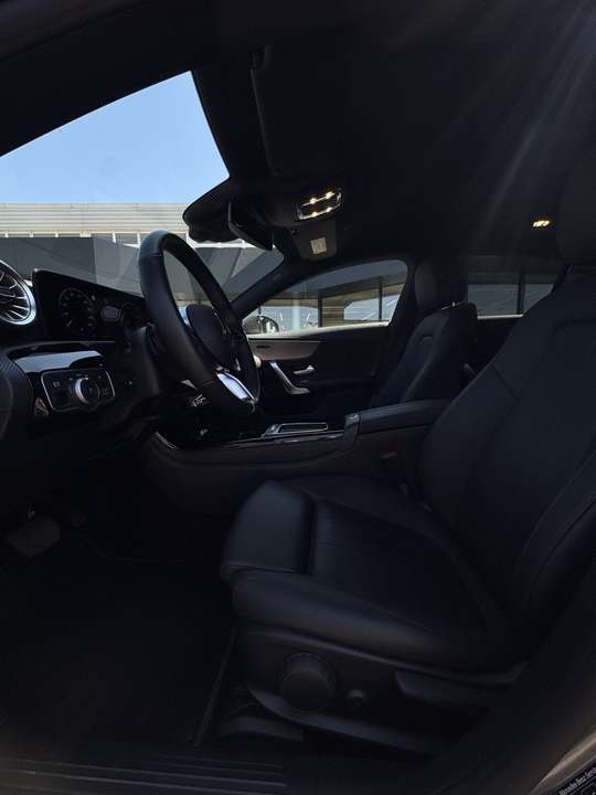 Mercedes-Benz CLA 180 - Imagem 9