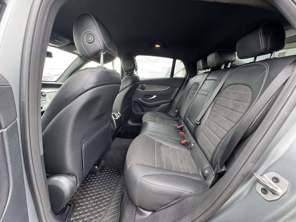 Mercedes-Benz GLC 300 - Imagem 11