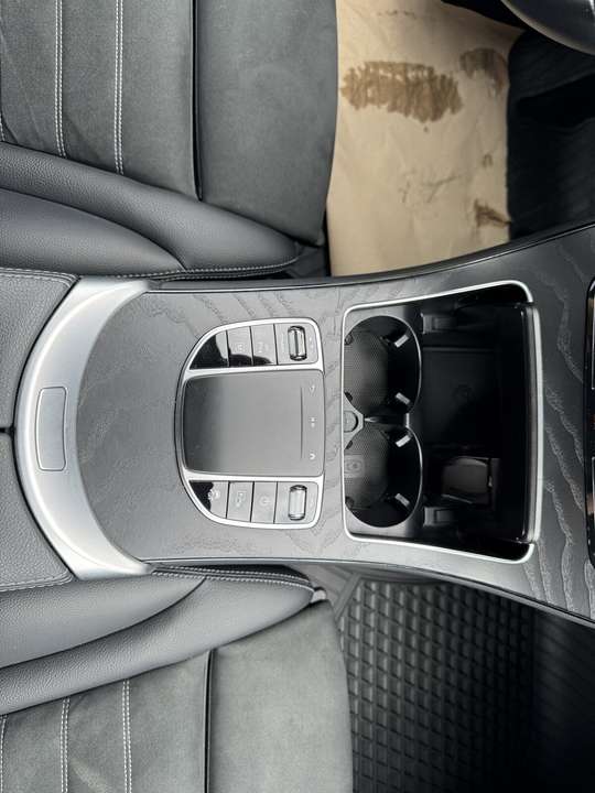 Mercedes-Benz GLC 300 - Imagem 17