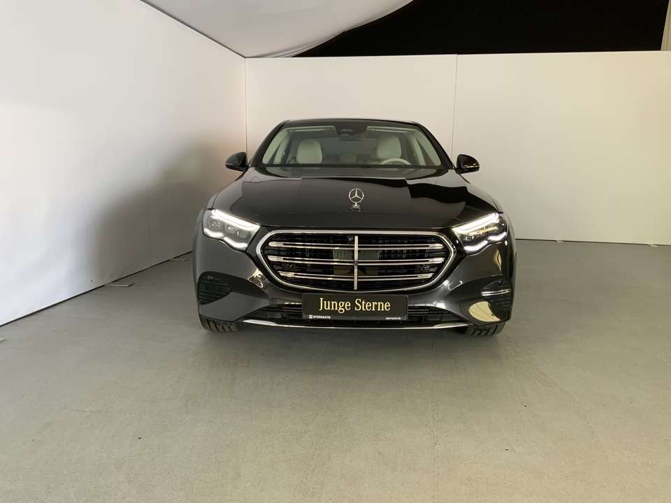 Mercedes-Benz E 300 - Imagem 2