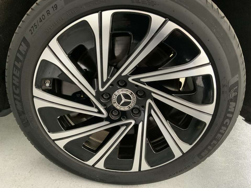Mercedes-Benz E 300 - Imagem 8