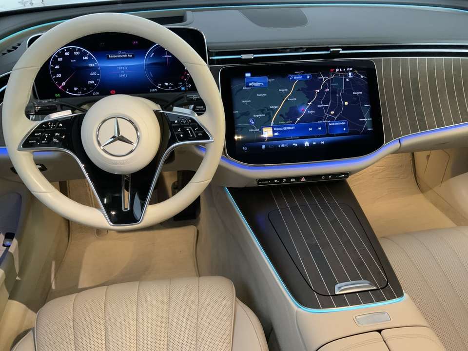 Mercedes-Benz E 300 - Imagem 9