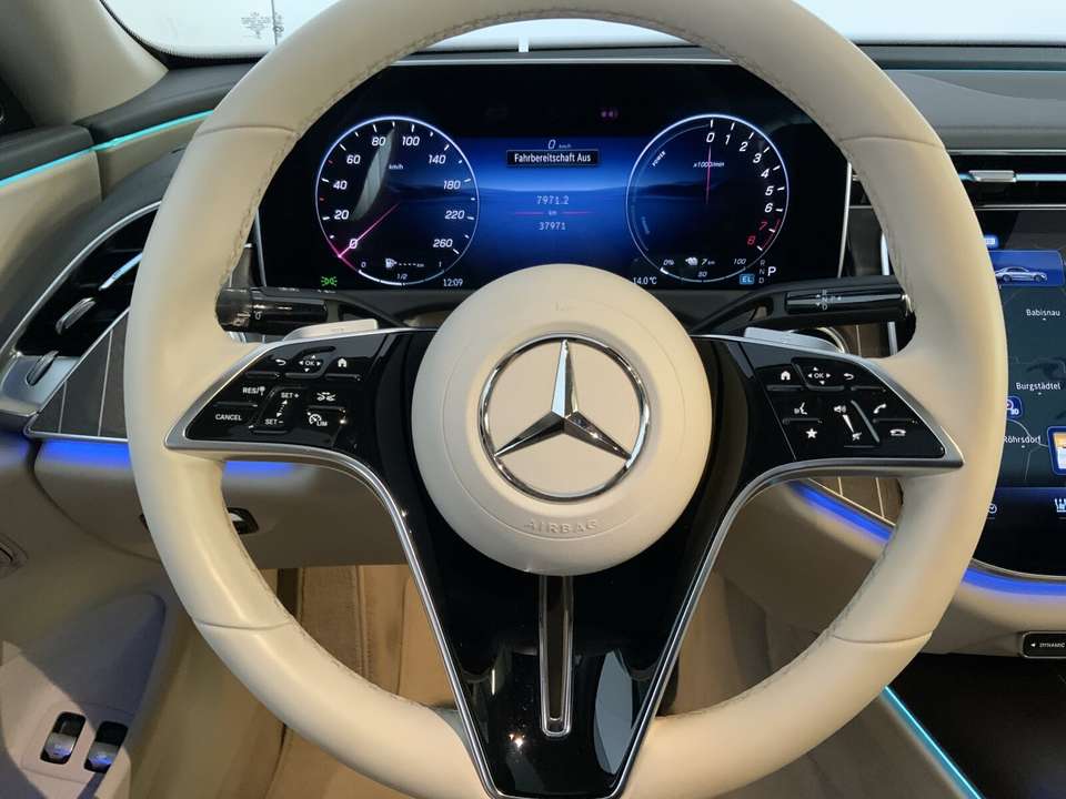 Mercedes-Benz E 300 - Imagem 10