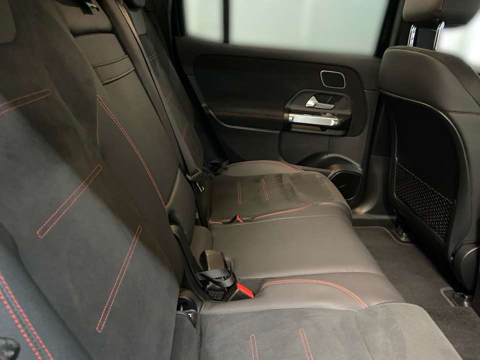 Mercedes-Benz EQB 350 - Imagem 12
