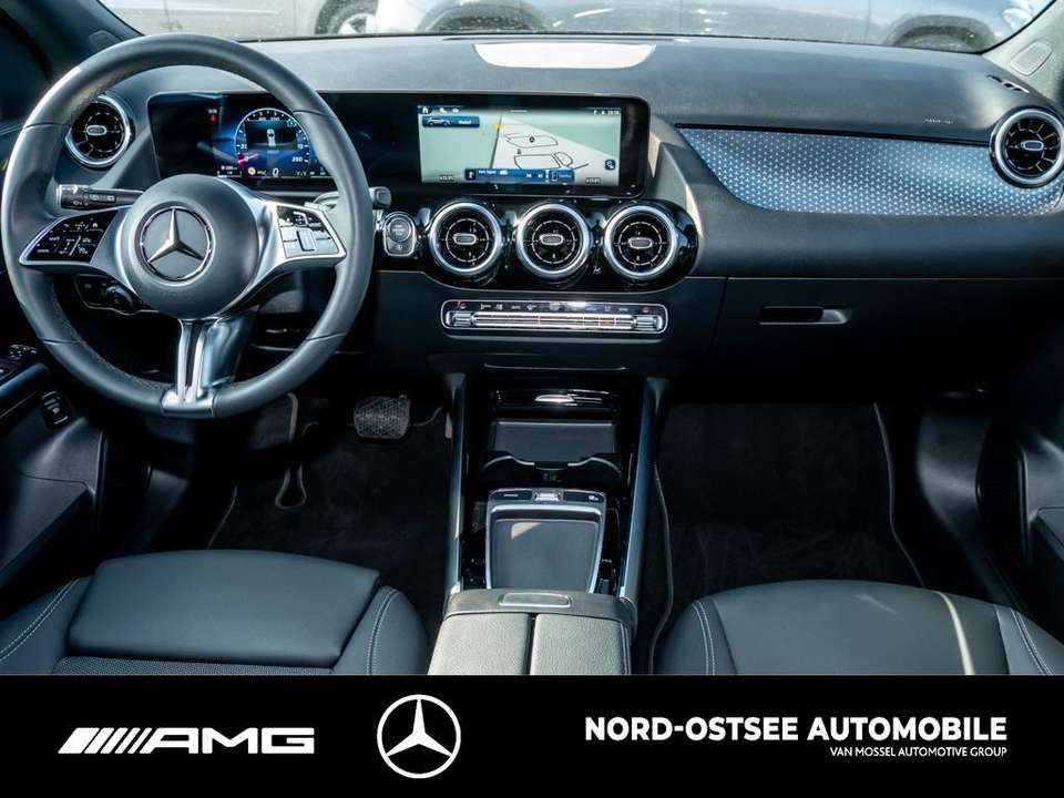 Mercedes-Benz GLA 200 - Imagem 12