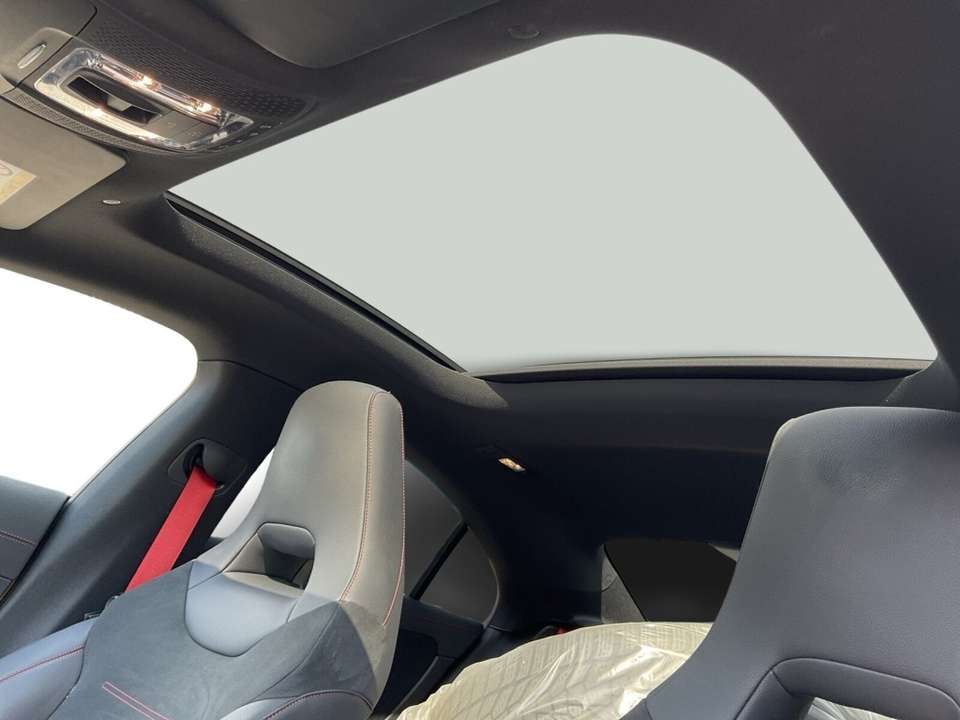 Mercedes-Benz CLA 35 AMG - Imagem 14
