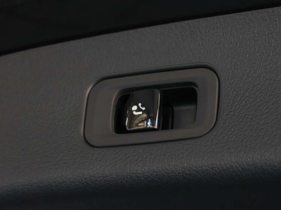 Mercedes-Benz GLC 200 - Imagem 13