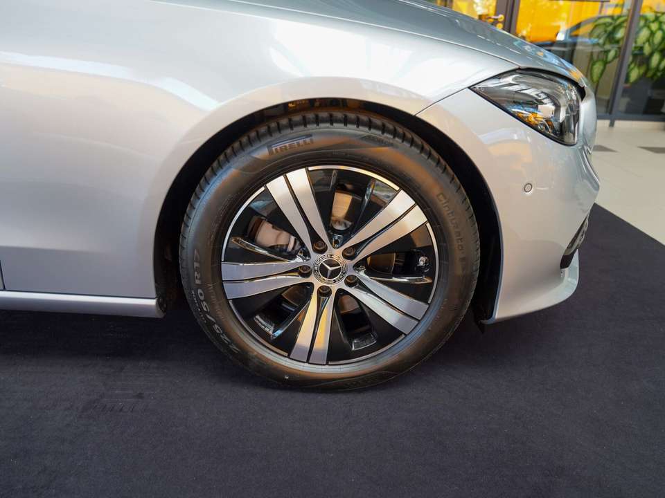Mercedes-Benz C 180 - Imagem 2