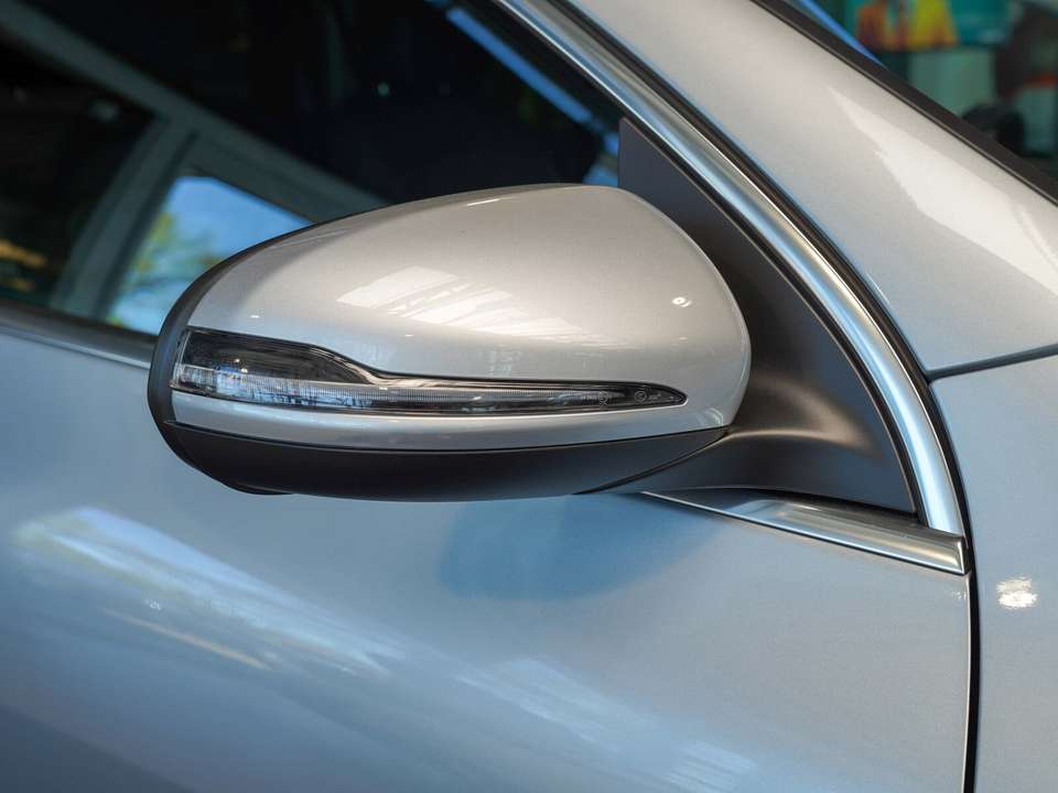 Mercedes-Benz EQA 350 - Imagem 3