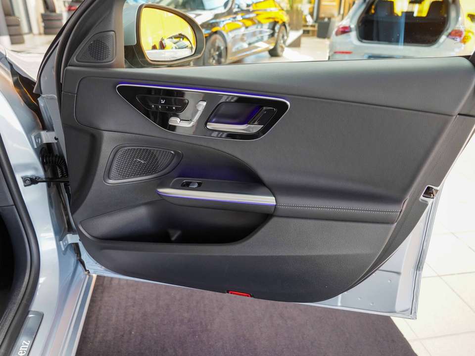 Mercedes-Benz C 180 - Imagem 10
