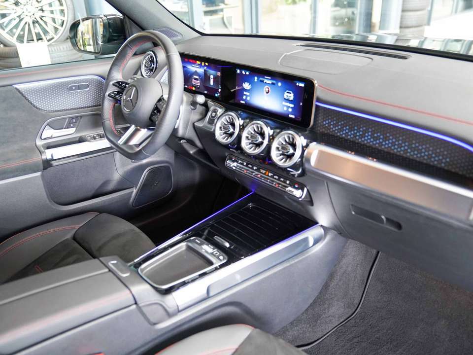 Mercedes-Benz EQB 350 - Imagem 11