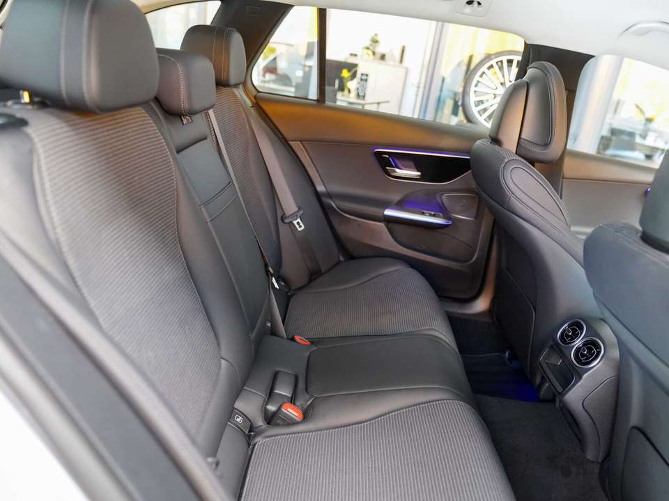 Mercedes-Benz C 180 - Imagem 14