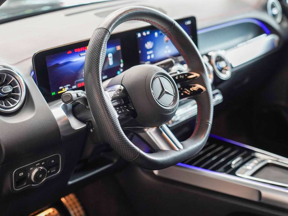Mercedes-Benz EQB 350 - Imagem 15