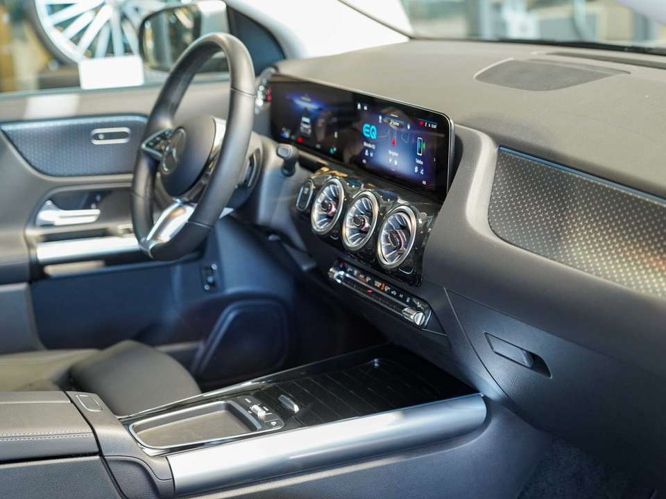 Mercedes-Benz EQA 350 - Imagem 14