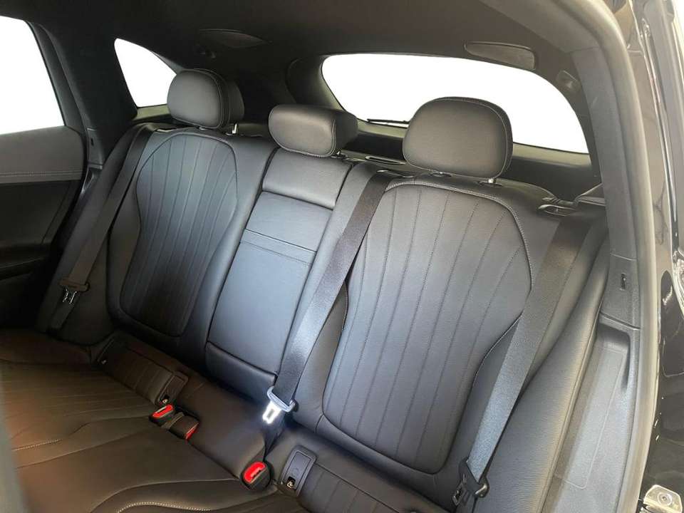 Mercedes-Benz EQE SUV - Imagem 12