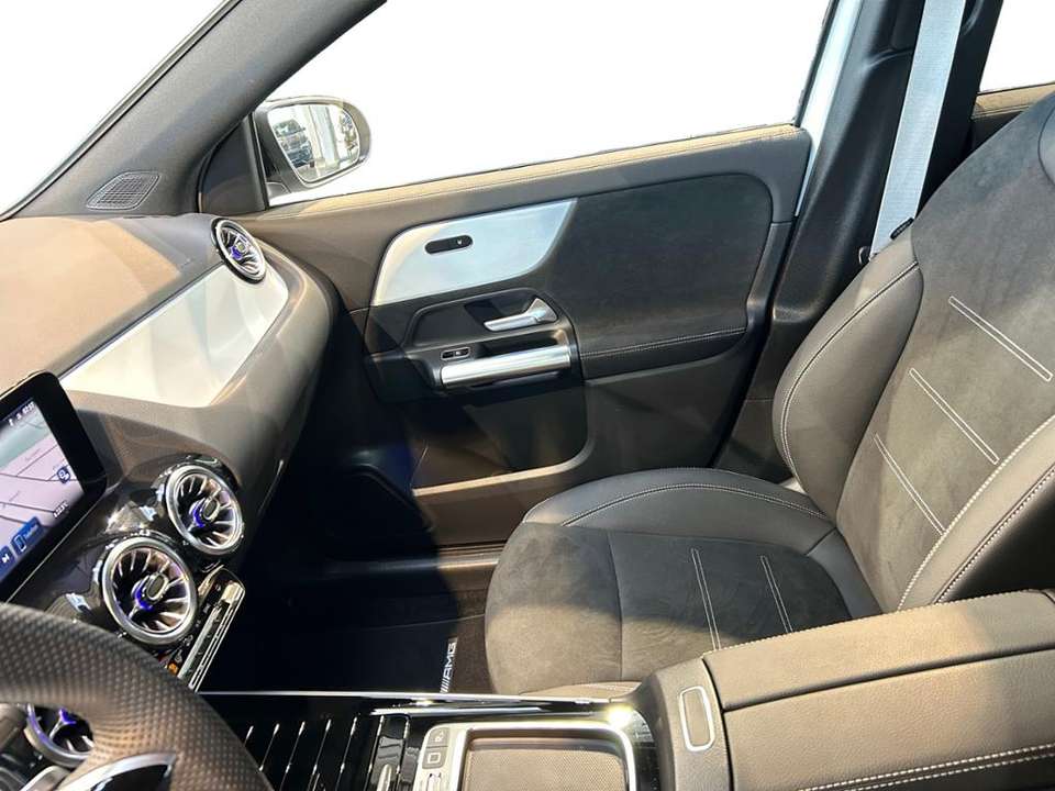 Mercedes-Benz GLA 200 - Imagem 5
