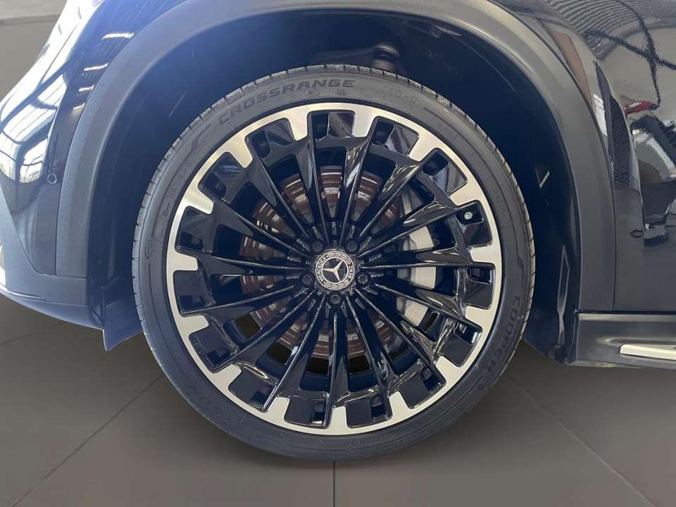 Mercedes-Benz EQE SUV - Imagem 13